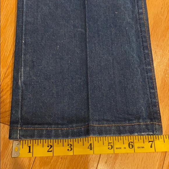 Vintage Distressed high Rise Cowboy Cut Wrangler - Picture 14 of 14